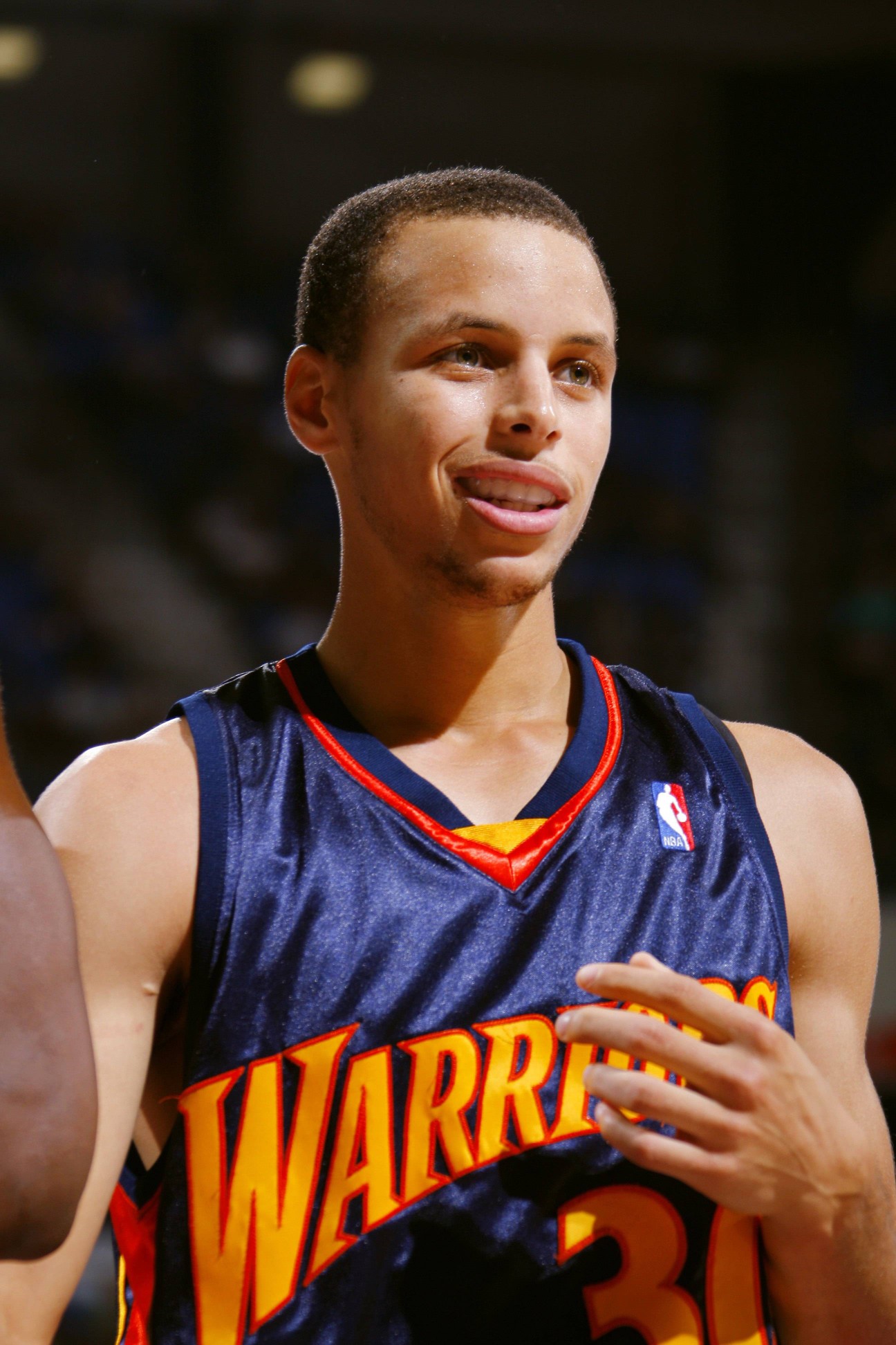 皇马则以 皇马则以